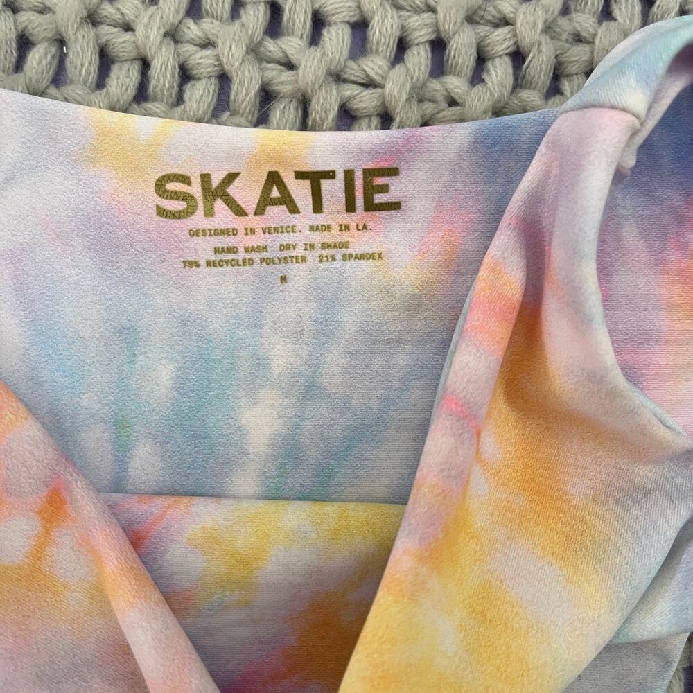 Skatie• ‘Kelly’ Bikini Bottoms in TAVARUA Tie Dye - Picture 6 of 11